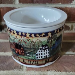 Farmhouse two-piece ceramic dip and ice chiller. 😍 D2